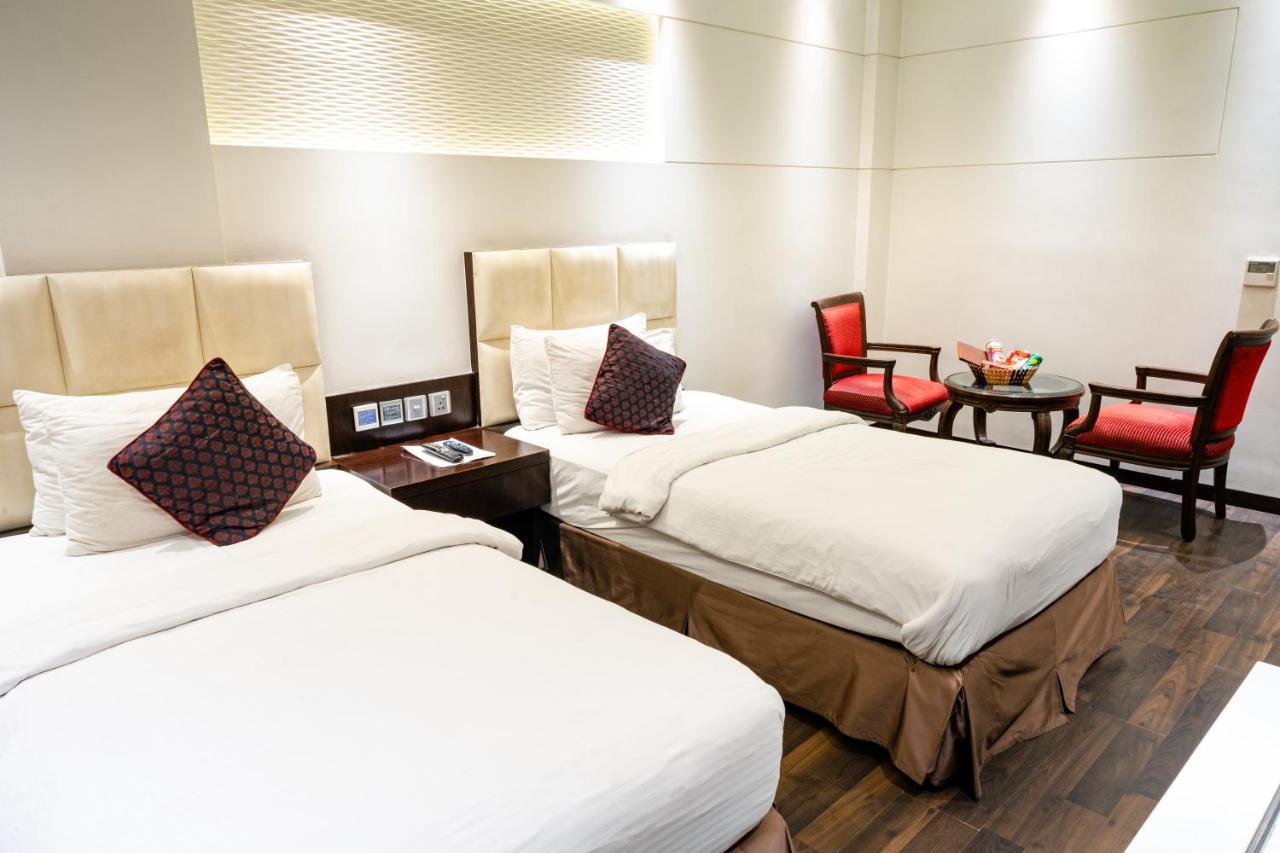 Hotel Grand Godwin Near New Delhi Railway Stn Offers Free Airport Pick-Up 4*