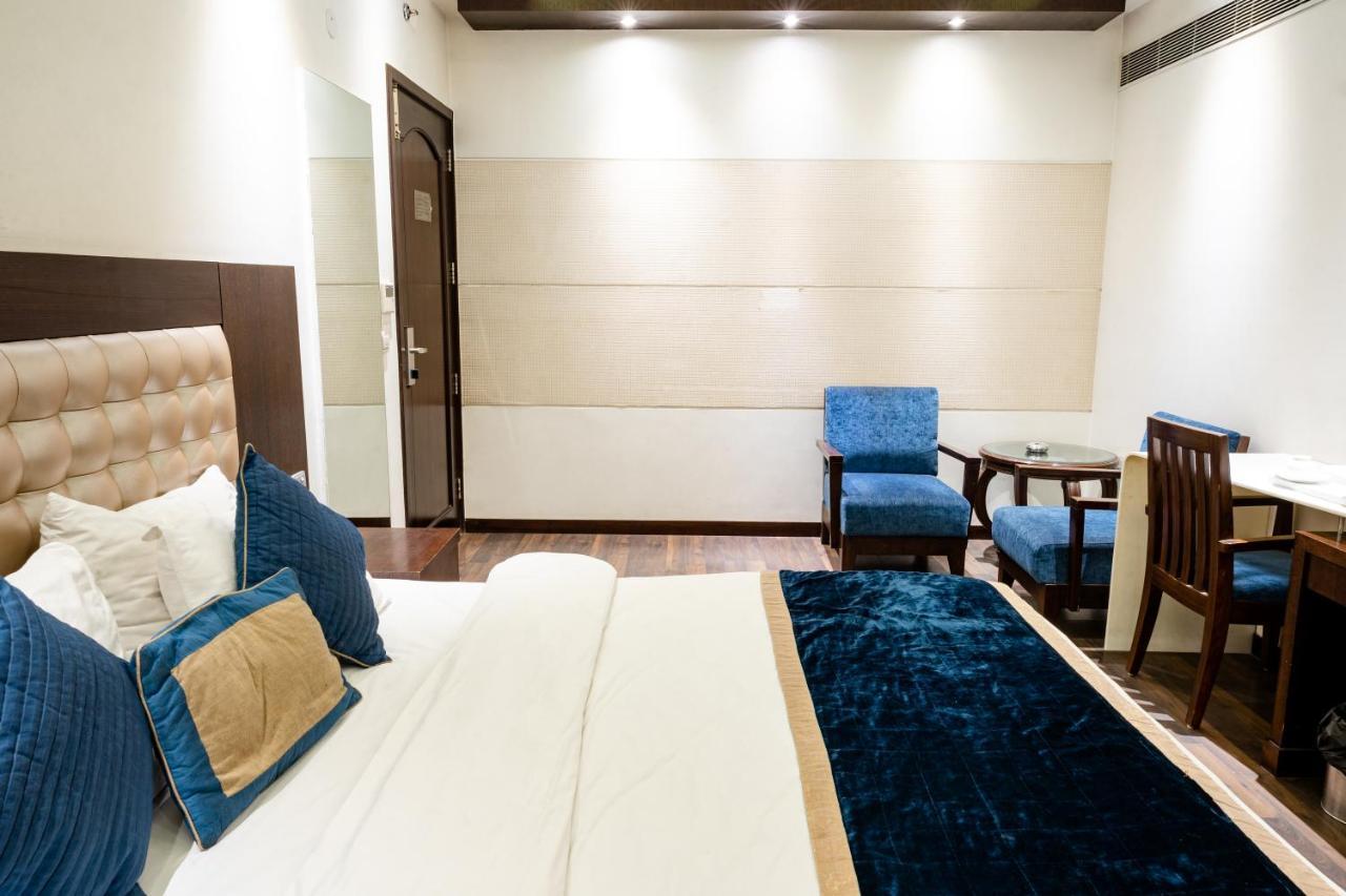 Hotel Grand Godwin Near New Delhi Railway Stn Offers Free Airport Pick-Up Hotel