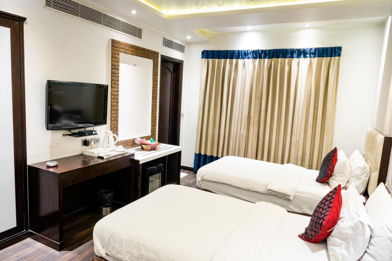 Hotel Grand Godwin Near New Delhi Railway Stn Offers Free Airport Pick-Up 4* New Delhi