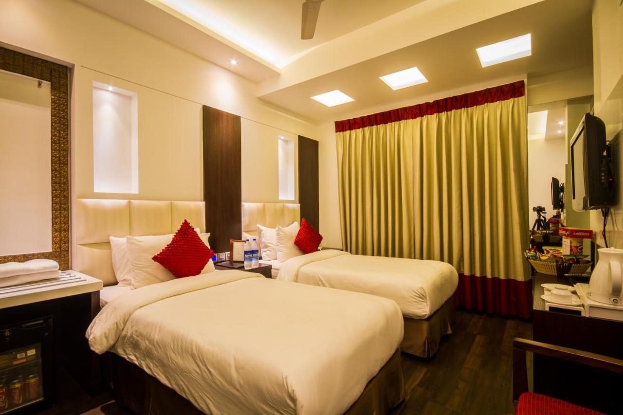 Hotel Hotel Grand Godwin Near New Delhi Railway Stn Offers Free Airport Pick-Up New Delhi