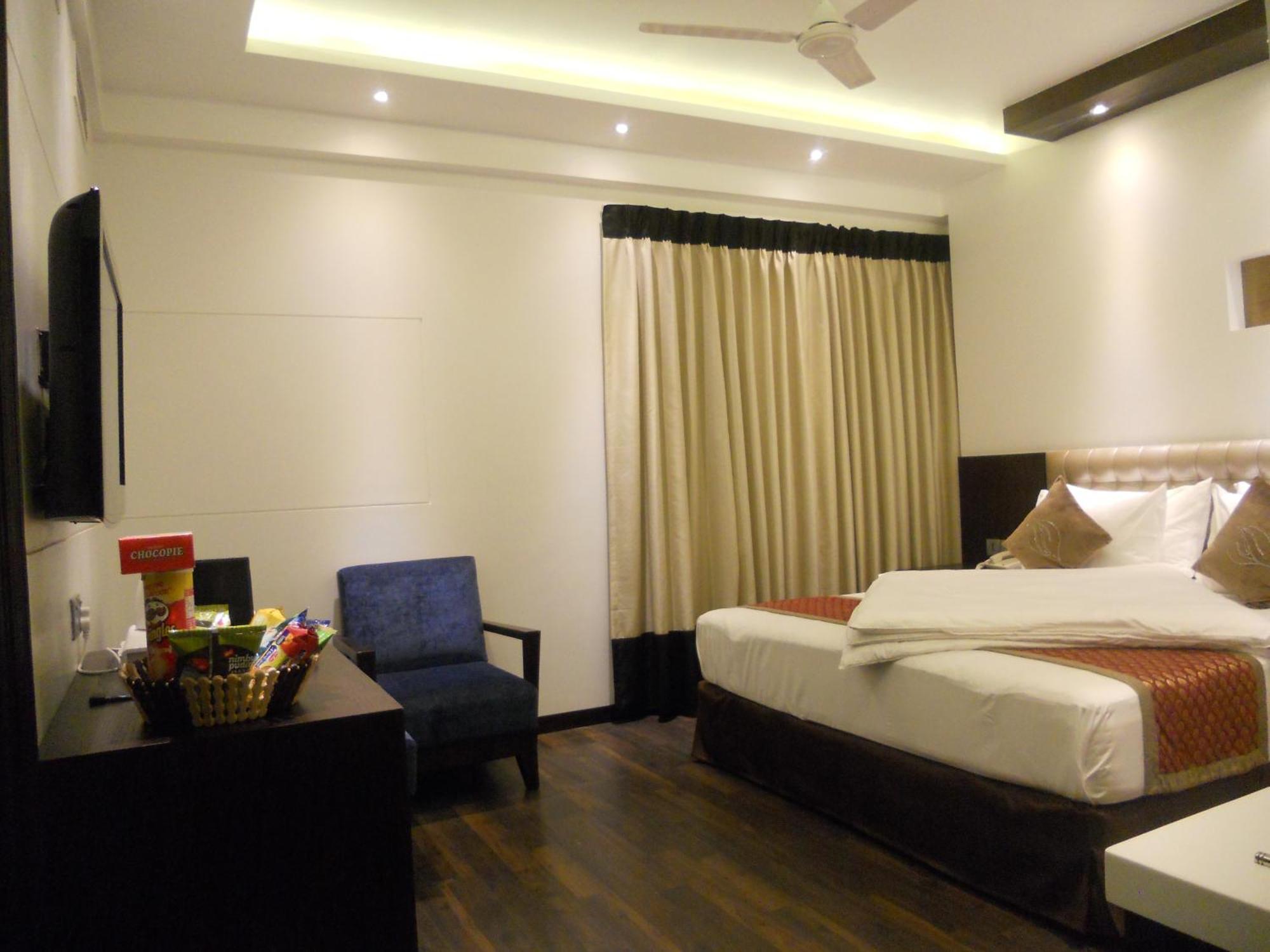 Hotel Grand Godwin Near New Delhi Railway Stn Offers Free Airport Pick-Up