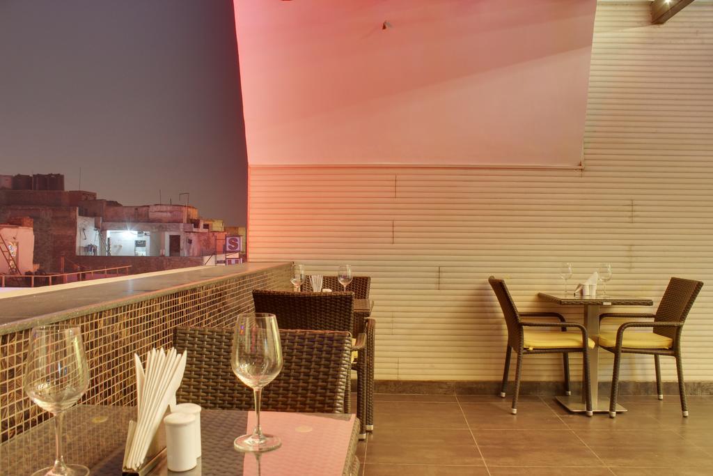 Hotel Grand Godwin Near New Delhi Railway Stn Offers Free Airport Pick-Up