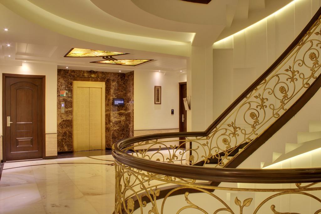 Hotel Grand Godwin Near New Delhi Railway Stn Offers Free Airport Pick-Up Hotel 4*