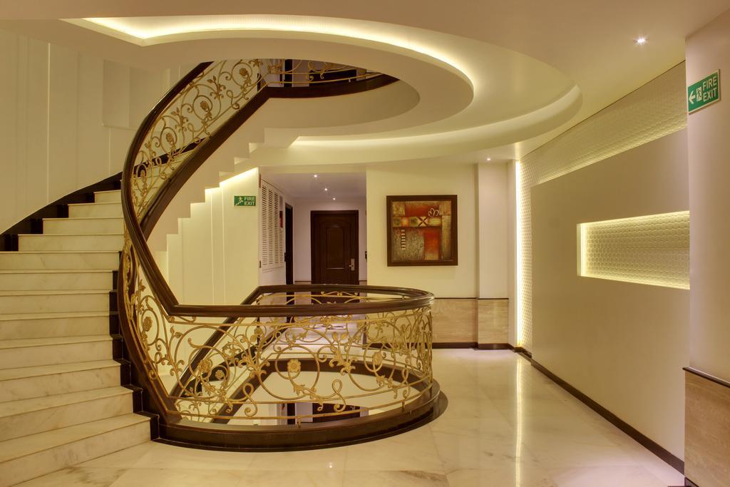 Hotel Hotel Grand Godwin Near New Delhi Railway Stn Offers Free Airport Pick-Up