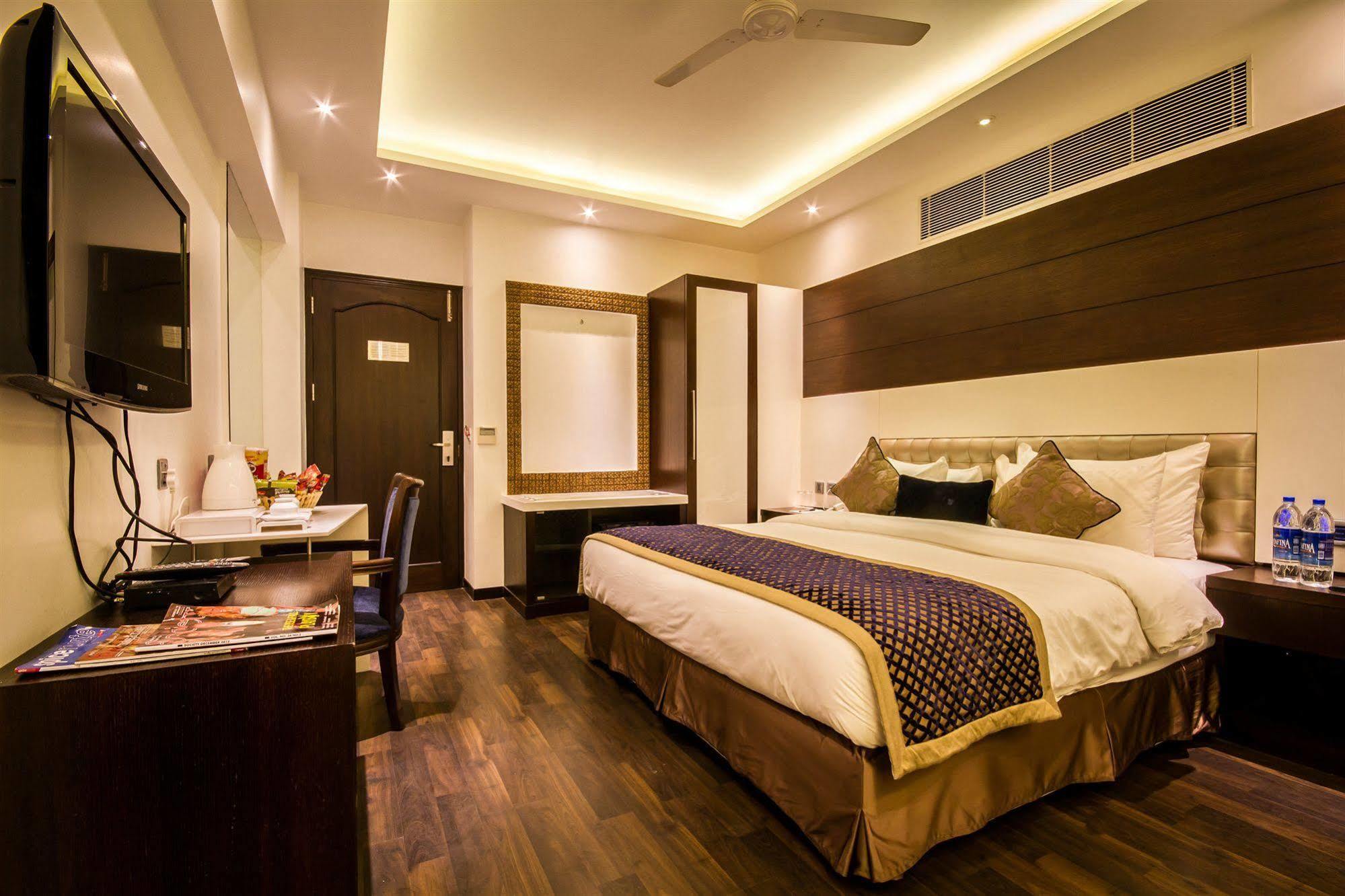 Hotel Grand Godwin Near New Delhi Railway Stn Offers Free Airport Pick-Up