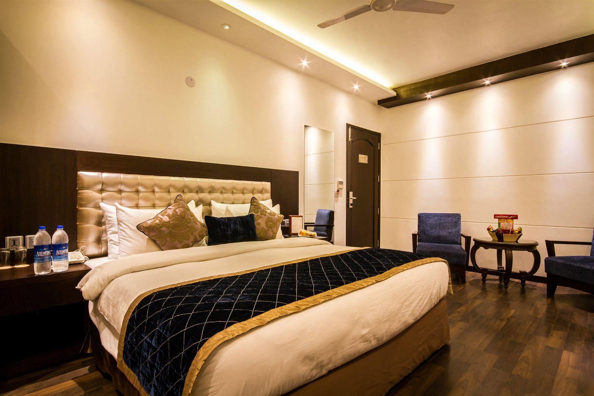 Hotel Grand Godwin Near New Delhi Railway Stn Offers Free Airport Pick-Up Hotel New Delhi