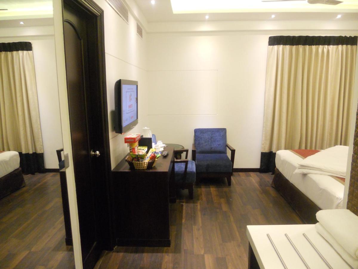 Hotel Grand Godwin Near New Delhi Railway Stn Offers Free Airport Pick-Up 4* New Delhi