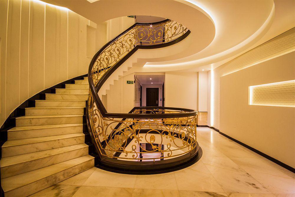 Hotel Grand Godwin Near New Delhi Railway Stn Offers Free Airport Pick-Up
